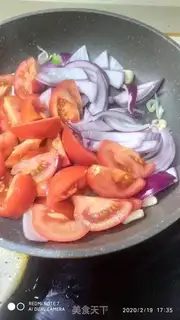 Make Onion tomato fried pork step 3