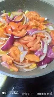 Make Onion tomato fried pork step 4