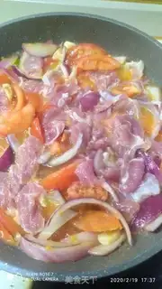 Make Onion tomato fried pork step 5