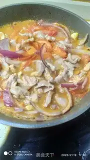 Make Onion tomato fried pork step 6