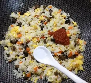Make Spicy beef fried rice step 7