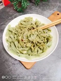 Make Spicy spinach noodles step 7