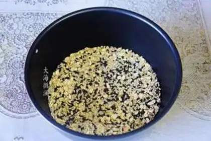 Make Coarse rice step 1