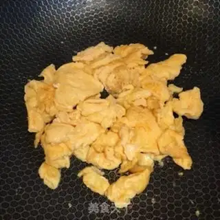 Make Eggs and meat chops step 2