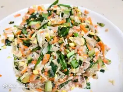 Make Scrambled with spinach meat step 4