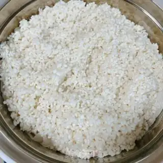 Make Rice egg rolls step 1