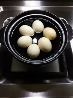 Make Five spicy tea eggs step 1
