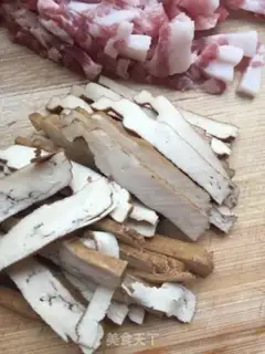 Make Garlic fried beans step 4