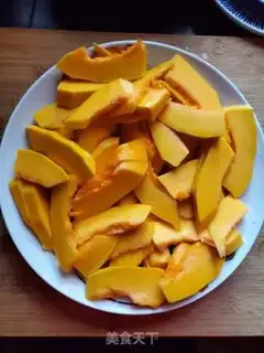 Make Black sesame pumpkin pie step 1