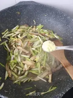 Make Garlic fried beans step 12