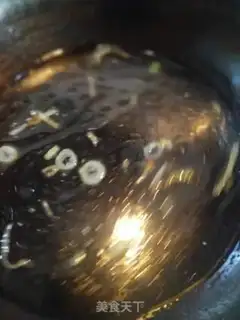 Make Golden fungus egg soup step 1