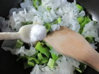 Make Green peppers and silver ears step 5