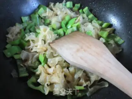 Make Green peppers and silver ears step 6