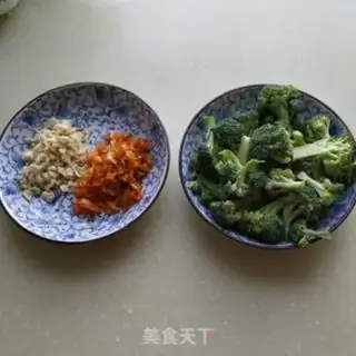 Make Garlic broccoli step 1