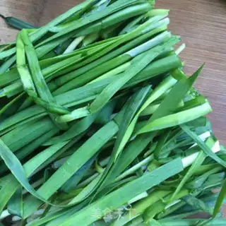Make An egg box of celery step 1