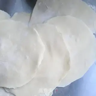 Make An egg box of celery step 4
