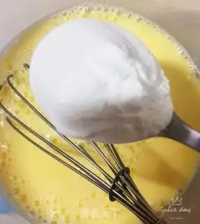 Make A simple banana pizza step 4