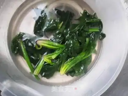 Make Chicken spinach roll step 3