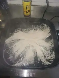 Make Home-based hot dry noodles step 3