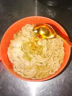Make Home-based hot dry noodles step 5