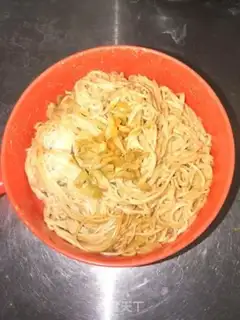 Make Home-based hot dry noodles step 6