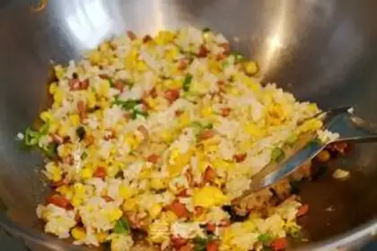 Make Black pepper beef sausage fried rice step 6