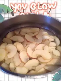 Make Apple rose rolls step 2