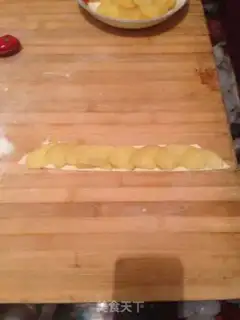Make Apple rose rolls step 9