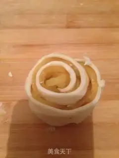 Make Apple rose rolls step 10