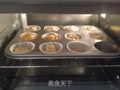 Make Apple rose rolls step 11