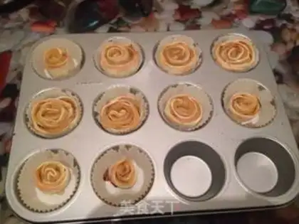 Make Apple rose rolls step 12