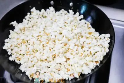 Make Chocolate popcorn step 3