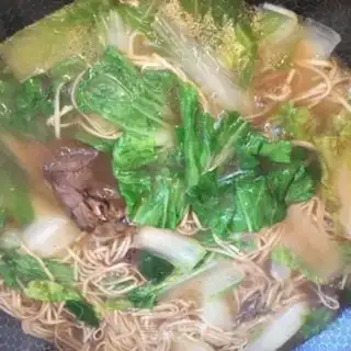 Make Old pickle duck noodles step 4