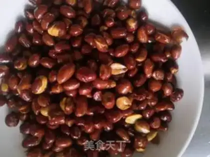 Make Old cucumber vinegar peanuts step 1