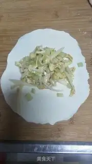 Make Celery chicken-legged egg box step 2