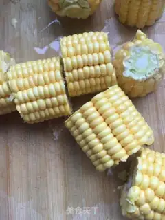 Make Pineapple for fruit corn step 2