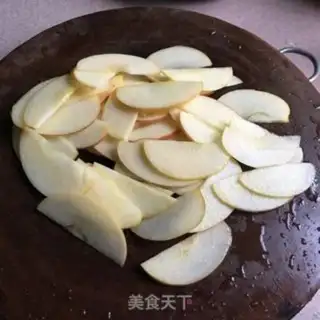 Make Apple roses step 1