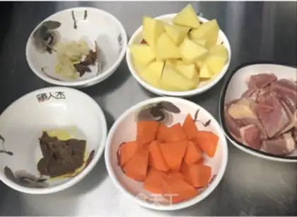 Make Curry potato beef step 0
