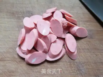 Make Ham, peanuts, silver ears step 1