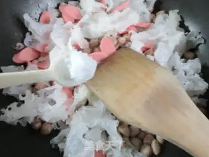 Make Ham, peanuts, silver ears step 4