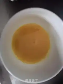 Make Golden fungus fried eggs step 1