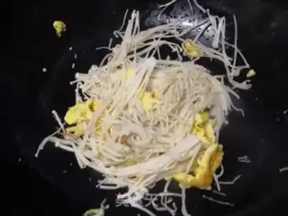 Make Golden fungus fried eggs step 5