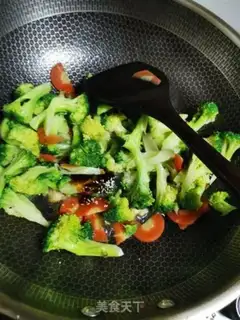 Make The broccoli makes carrots step 1
