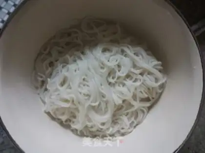 Make Egg dumplings and rice powder step 1