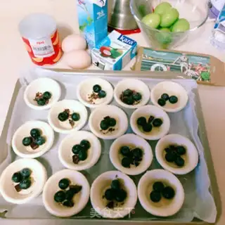 Make Pop the egg sauce step 0