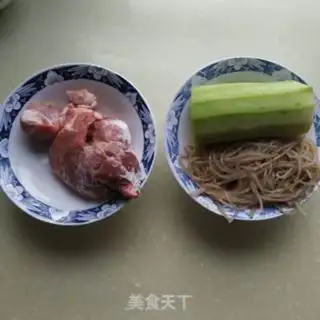 Make A radish-cracked fried meat step 0