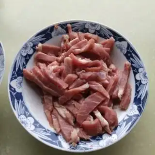 Make A radish-cracked fried meat step 1