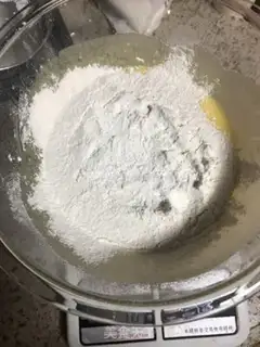 Make Yogurt cake step 2