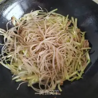 Make A radish-cracked fried meat step 9