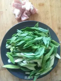 Make Garlic fried meat step 0